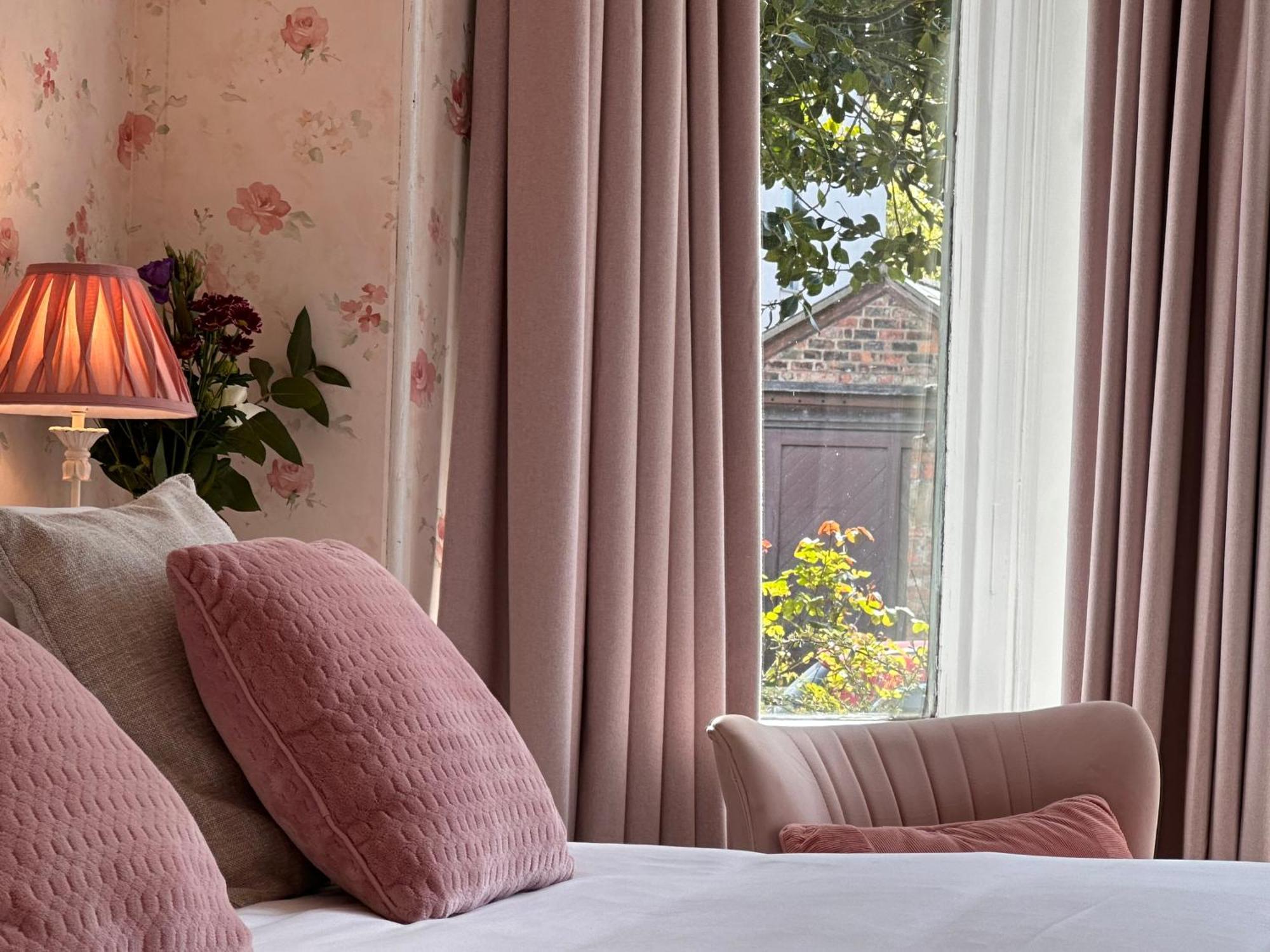 Guest house Georges Place 3*