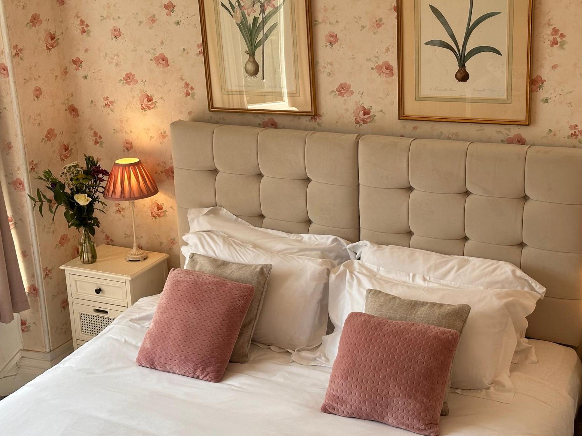 Guest house Georges Place 3*